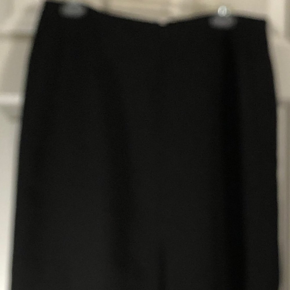 Style & Collection Size 14 Women Skirt Black